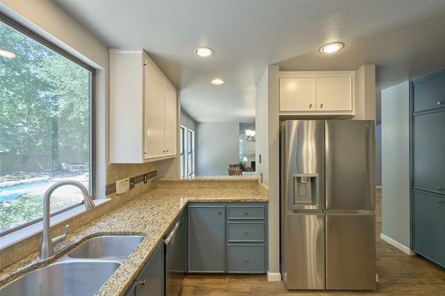 11 Song Sparrow Place, Spring, TX 77381