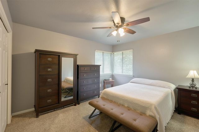 11 Song Sparrow Place, Spring, TX 77381