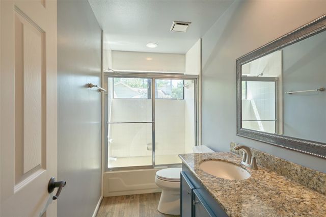 11 Song Sparrow Place, Spring, TX 77381