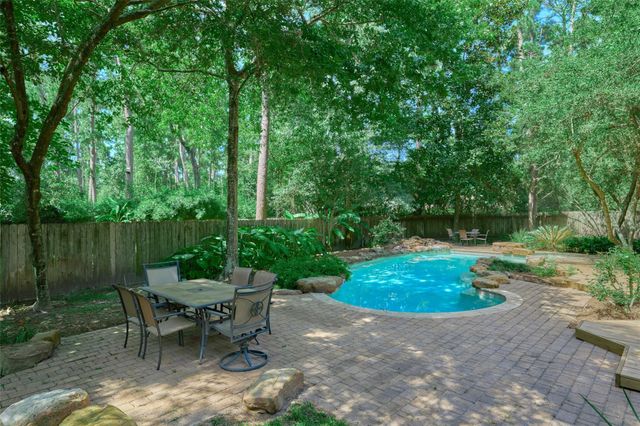 11 Song Sparrow Place, Spring, TX 77381