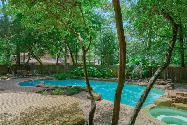 11 Song Sparrow Place, Spring, TX 77381