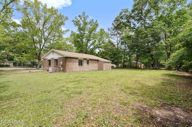 5618 Pulaski Court, Beaufort, SC 29906