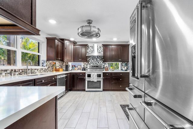 1009 NW 8th Street, Boynton Beach, FL 33426