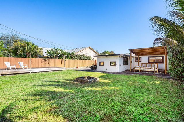 1009 NW 8th Street, Boynton Beach, FL 33426