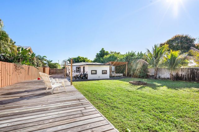 1009 NW 8th Street, Boynton Beach, FL 33426