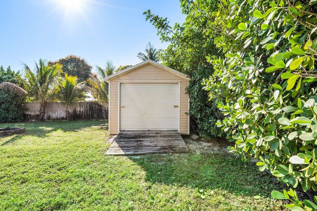 1009 NW 8th Street, Boynton Beach, FL 33426