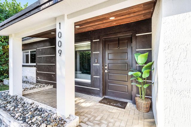 1009 NW 8th Street, Boynton Beach, FL 33426