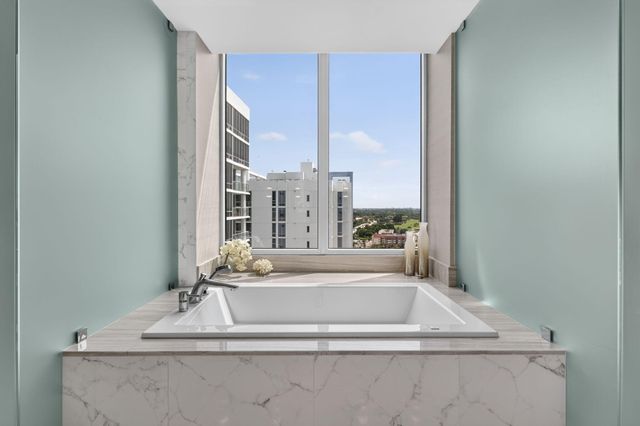 1 Water Club Way 1904, North Palm Beach, FL 33408