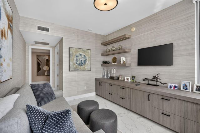 1 Water Club Way 1904, North Palm Beach, FL 33408