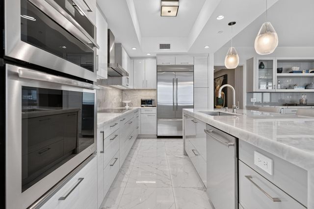 1 Water Club Way 1904, North Palm Beach, FL 33408