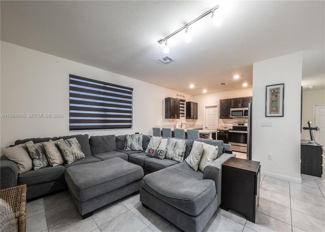 141 NE 24th Ave, Homestead, FL 33033