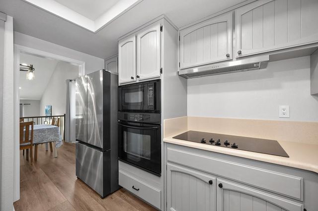 1833 Woodacre Way, Roseville, CA 95661