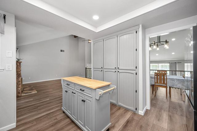 1833 Woodacre Way, Roseville, CA 95661