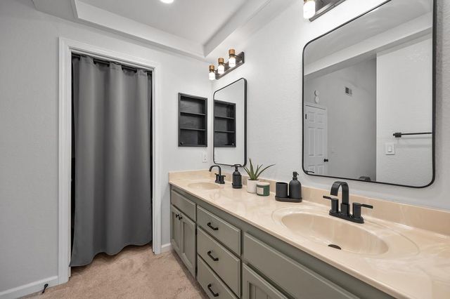 1833 Woodacre Way, Roseville, CA 95661