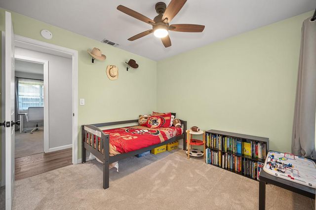 1833 Woodacre Way, Roseville, CA 95661
