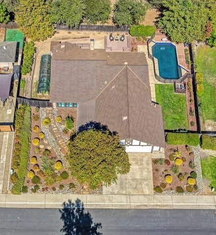 1833 Woodacre Way, Roseville, CA 95661