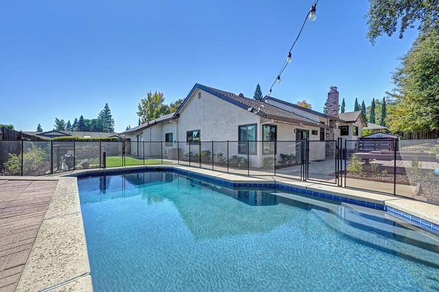 1833 Woodacre Way, Roseville, CA 95661