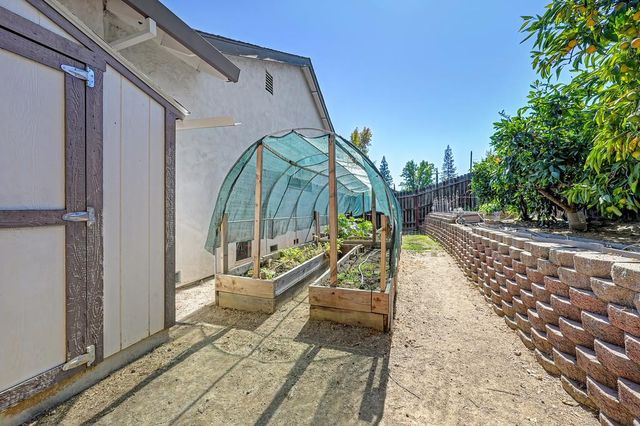 1833 Woodacre Way, Roseville, CA 95661