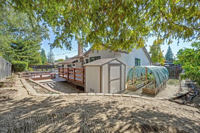 1833 Woodacre Way, Roseville, CA 95661