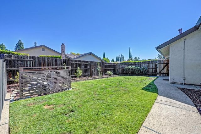 1833 Woodacre Way, Roseville, CA 95661