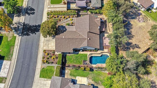 1833 Woodacre Way, Roseville, CA 95661