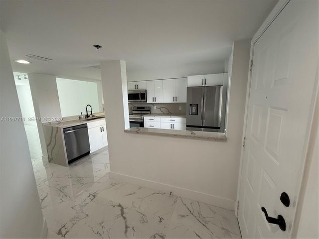 7290 Kinghurst Dr 306, Delray Beach, FL 33446