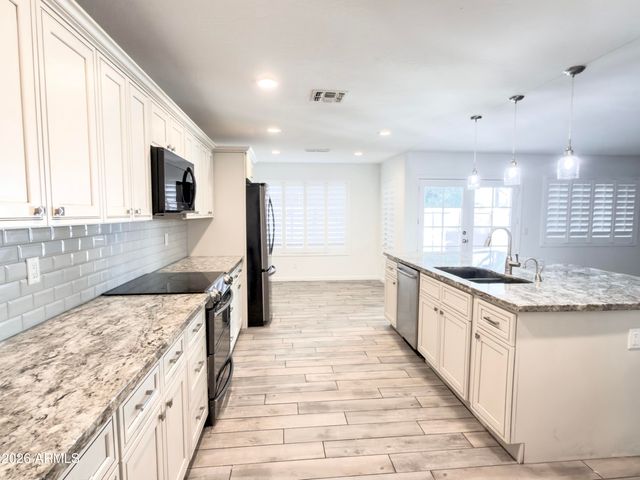 5761 W LARKSPUR Drive, Glendale, AZ 85304
