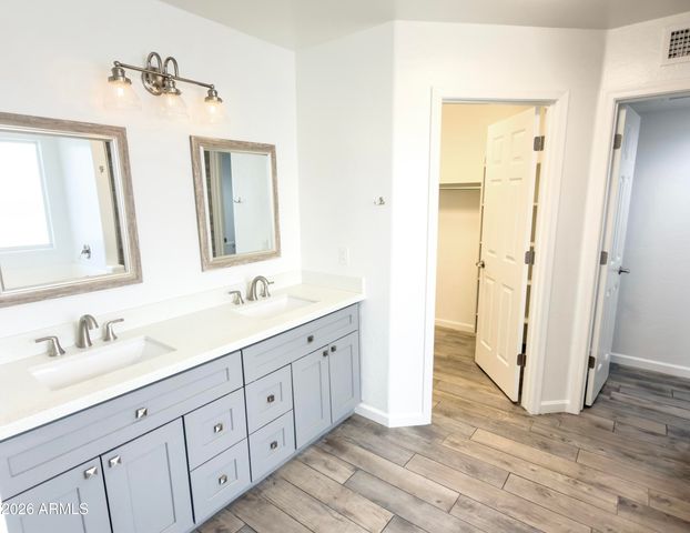 5761 W LARKSPUR Drive, Glendale, AZ 85304