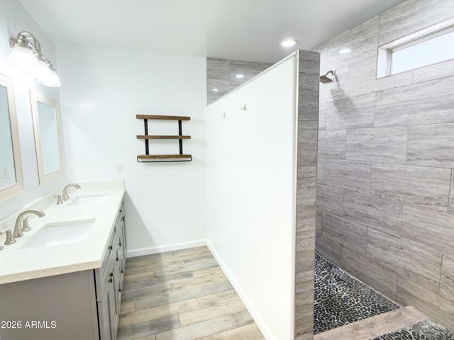 5761 W LARKSPUR Drive, Glendale, AZ 85304