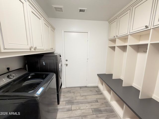 5761 W LARKSPUR Drive, Glendale, AZ 85304