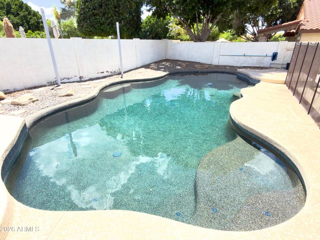 5761 W LARKSPUR Drive, Glendale, AZ 85304