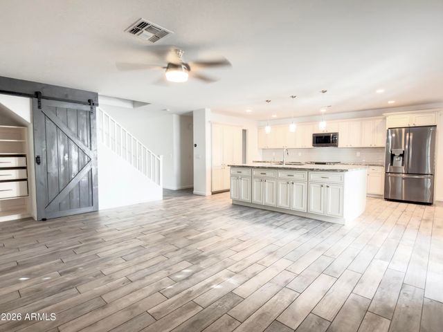 5761 W LARKSPUR Drive, Glendale, AZ 85304