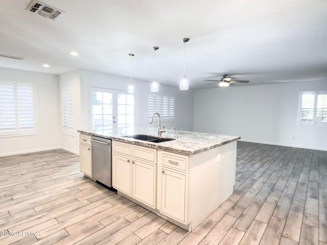 5761 W LARKSPUR Drive, Glendale, AZ 85304