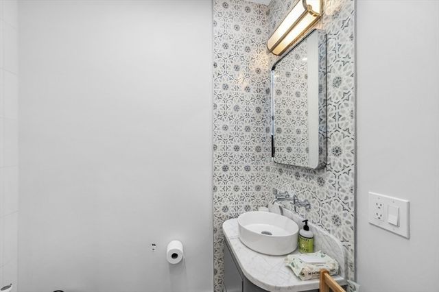 208 Windsor Street, Cambridge, MA 02139