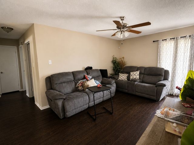 1614 Lee Street, Kaufman, TX 75142