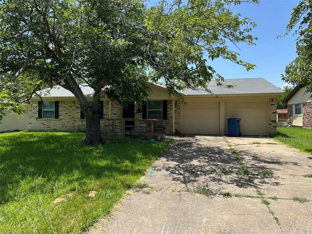 1614 Lee Street, Kaufman, TX 75142