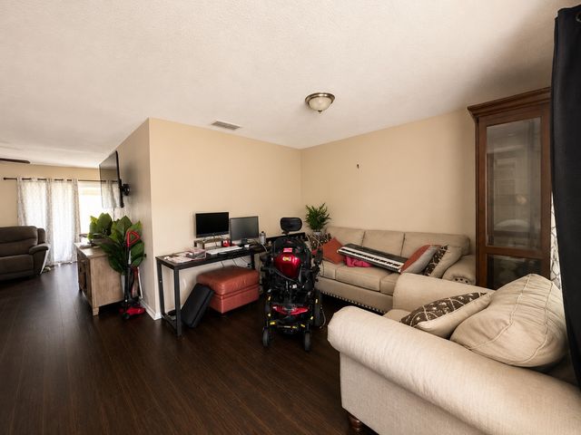 1614 Lee Street, Kaufman, TX 75142
