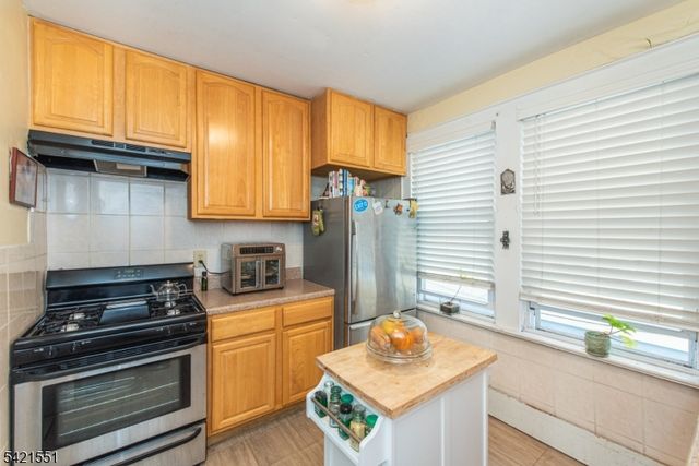 32 Irving St, Montclair Twp., NJ 07042