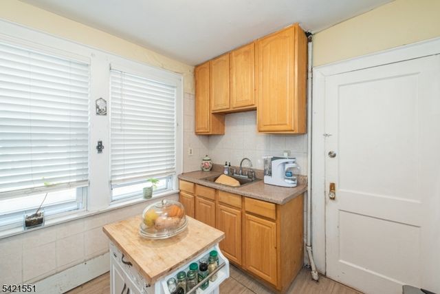 32 Irving St, Montclair Twp., NJ 07042