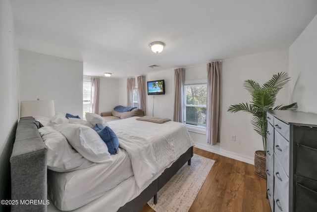 24 Maplewood Avenue, Keansburg, NJ 07734