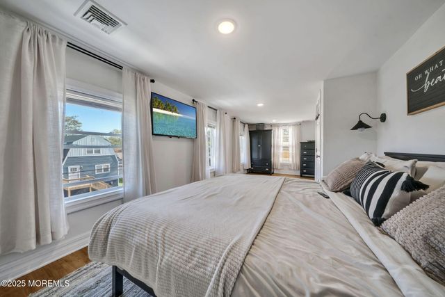 24 Maplewood Avenue, Keansburg, NJ 07734