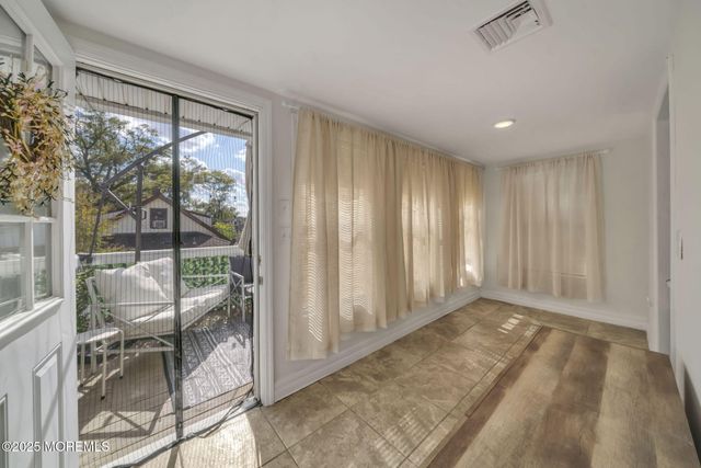 24 Maplewood Avenue, Keansburg, NJ 07734