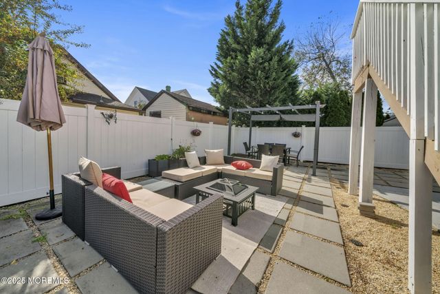 24 Maplewood Avenue, Keansburg, NJ 07734