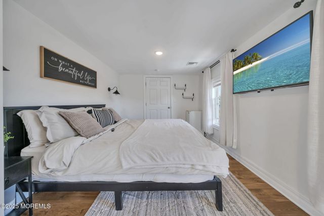 24 Maplewood Avenue, Keansburg, NJ 07734