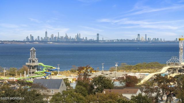 24 Maplewood Avenue, Keansburg, NJ 07734