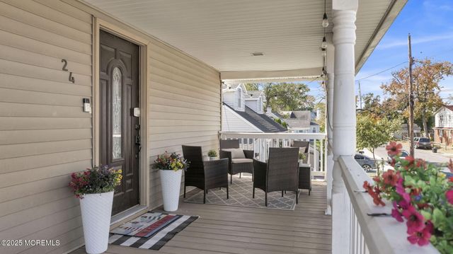 24 Maplewood Avenue, Keansburg, NJ 07734