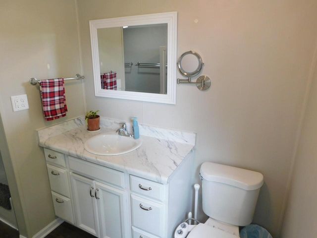 1816 S 77th STREET, West Allis, WI 53214