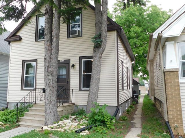 1816 S 77th STREET, West Allis, WI 53214