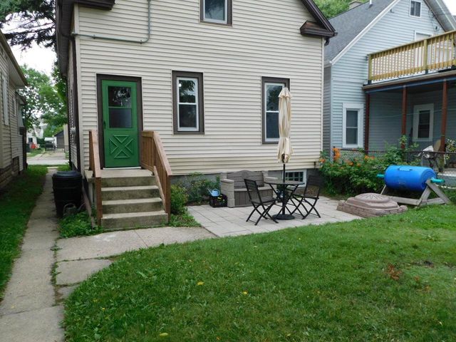 1816 S 77th STREET, West Allis, WI 53214