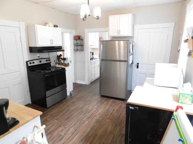 1816 S 77th STREET, West Allis, WI 53214